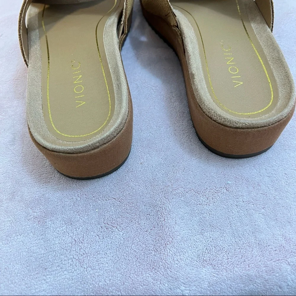 Vionic Hayden Platform Slip-On Sandal or Slides. Size 9 1/2.